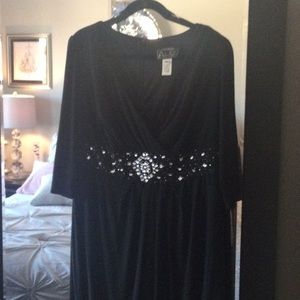 Alex Evening Pretty black dress with gemstones!